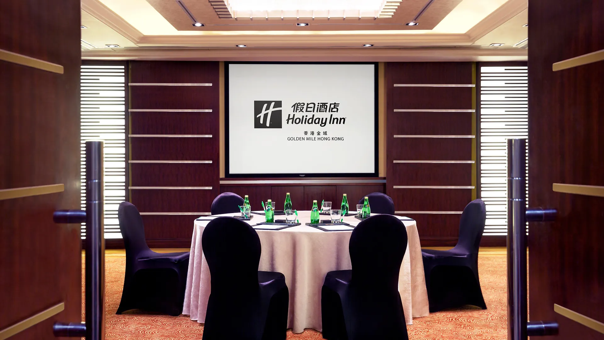 Holiday Inn Golden Mile By Ihg Hong Kong Hotel